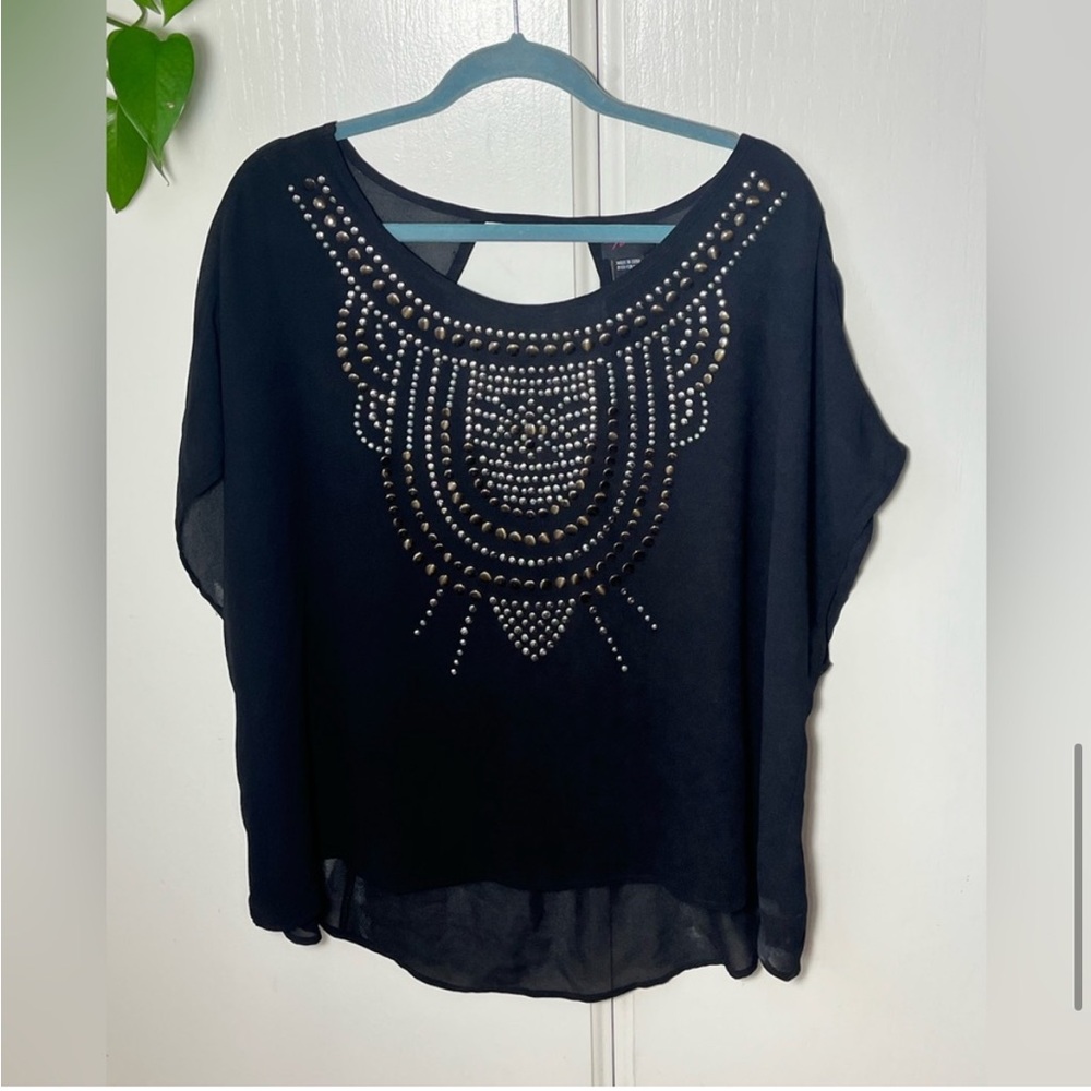 Torrid Black Rivet Sheer Short sleeve
Blouse with Cut out back Women's 2X